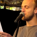 Alexander Burkhard beim Open-Air-Poetry-Slam zum Poetenfest 2013