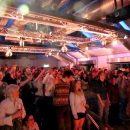 Publikum in Action beim Poetry Slam Erlangen im April 2014