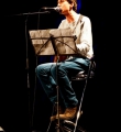 Elias Hirschl beim Poetry Slam Erlangen im April 2015.jpg