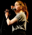 Franziska Holzheimer beim Poetry Slam Erlangen im April 2015.jpg