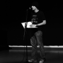 Arian Baumeister beim Poetry Slam Erlangen im Dezember 2010