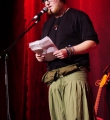 Flach Mann beim Poetry Slam im Dezember 2014