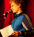 Thomas Spitzer beim Poetry Slam im Dezember 2014