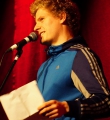 Thomas Spitzer beim Poetry Slam im Dezember 2014