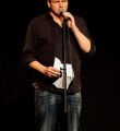 Thomas Schmidt im Finale beim Poetry Slam Erlangen im Dezember 2015