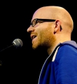 Tobias Heyel beim Poetry Slam Erlangen im Februar 2015