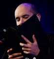 Renato Kaiser beim Poetry Slam in Erlangen im Februar 2017