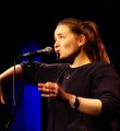 Franziska Holzheimer beim Poetry Slam in Erlangen im Januar 2016