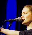Franziska Holzheimer beim Poetry Slam in Erlangen im Januar 2016