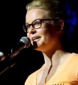 Heide Roser beim Poetry Slam Erlangen im Juni 2015