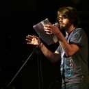 Lukas Spranger beim Poetry Slam Erlangen im Mai 2014