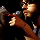 Lukas Spranger beim Poetry Slam Erlangen im Mai 2014