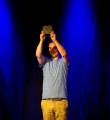 Der Gewinner Kaleb Erdmann beim Poetry Slam Erlangen im Mai 2016