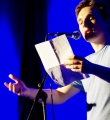 Kaleb Erdmann beim Poetry Slam Erlangen im Mai 2016