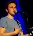 Kaleb Erdmann beim Poetry Slam Erlangen im Mai 2016