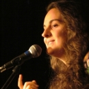 Debbie Scheffoer beim Poetry Slam Erlangen im November 2013