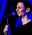 Lucas Fassnacht beim Poetry Slam im Oktober 2014