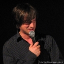 Moderator Jan Siegert fasst die Stück zusammen  beim Poetry Slam Erlangen "Sommer Spezial" August 2010